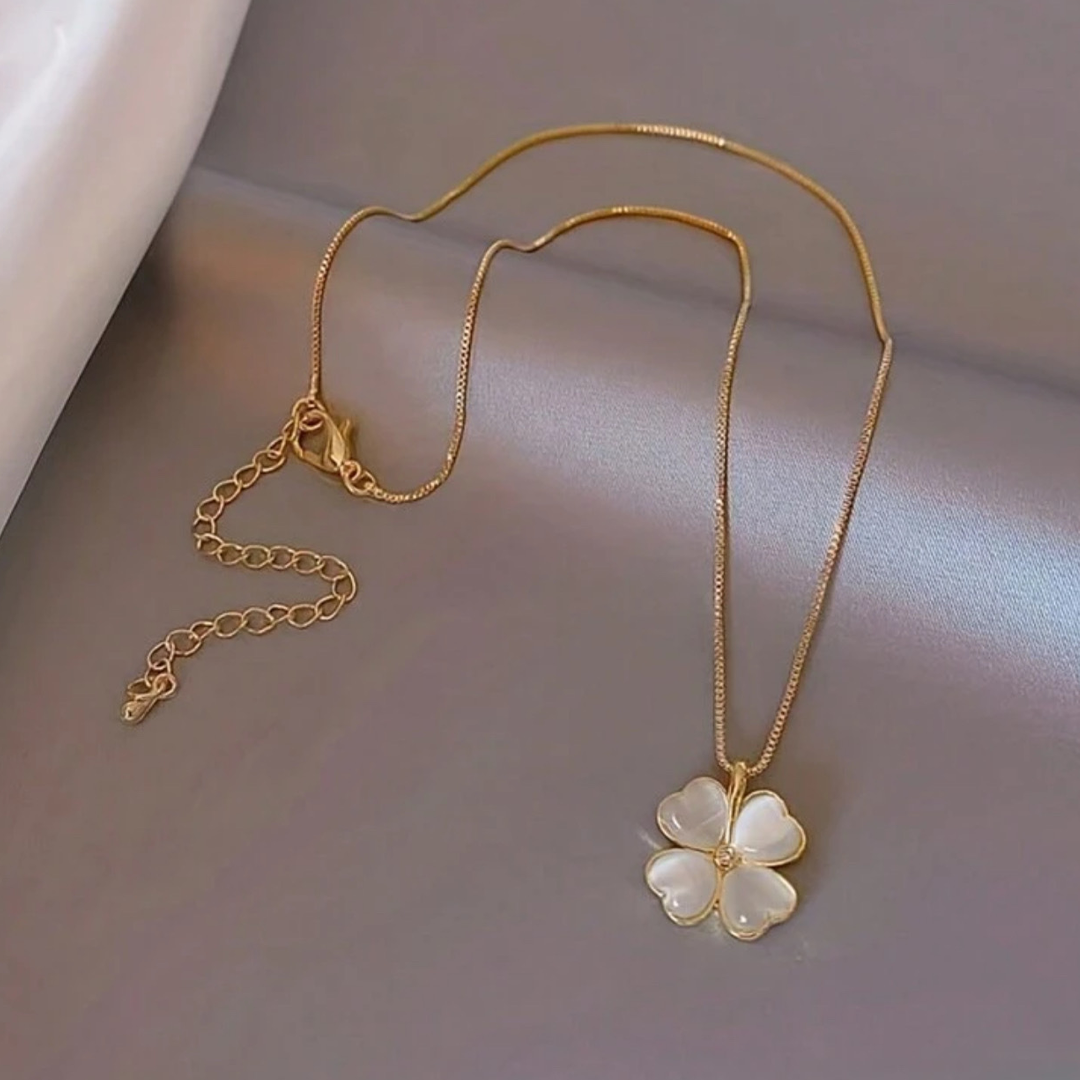 Neckless  White Flower Gold Color